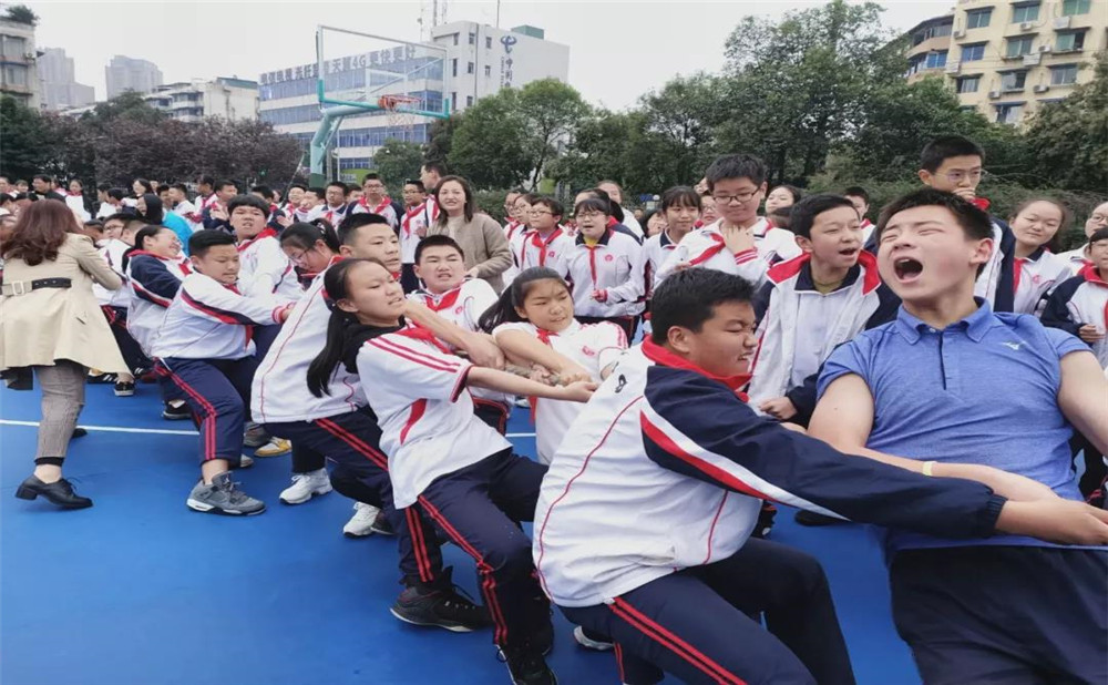 四川師范大學附屬中學去年的錄取分數(shù)線是多少？